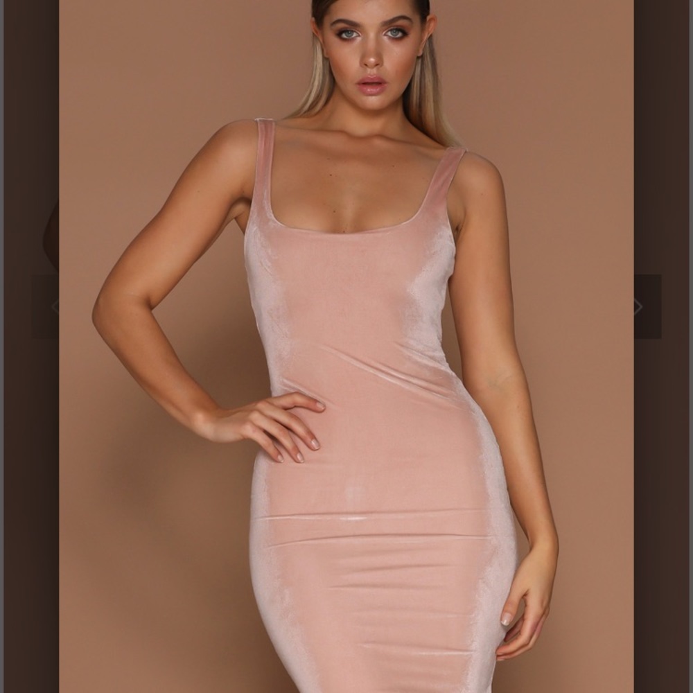 Blush pink velvety bodycon party dress